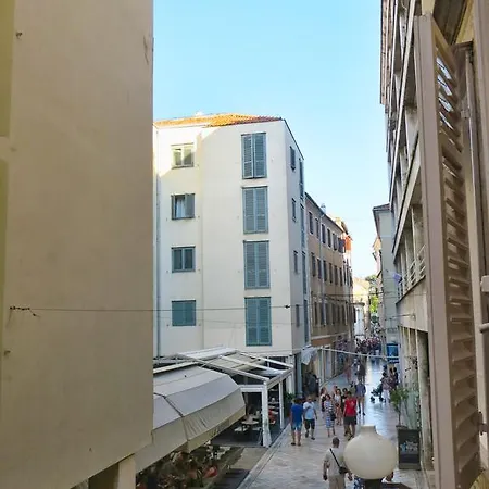 Lanterna & Guest house