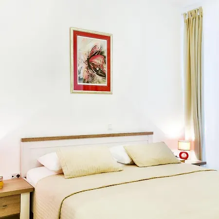 Lanterna & Guest house 3*
